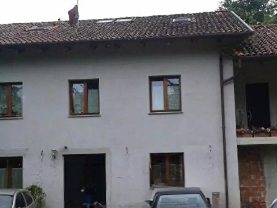 casa indipendente in vendita ad Asti in zona Valmanera