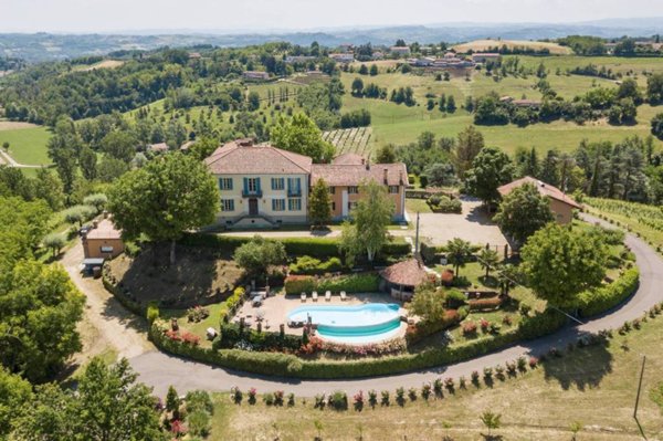villa in vendita ad Asti in zona Vaglierano