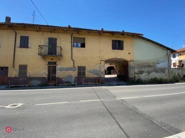 casa indipendente in vendita ad Asti in zona Quarto