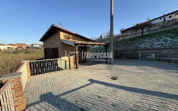 casa indipendente in vendita ad Asti in zona Valle Tanaro