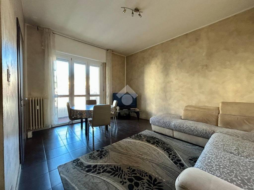 appartamento in vendita ad Asti in zona Corso Dante
