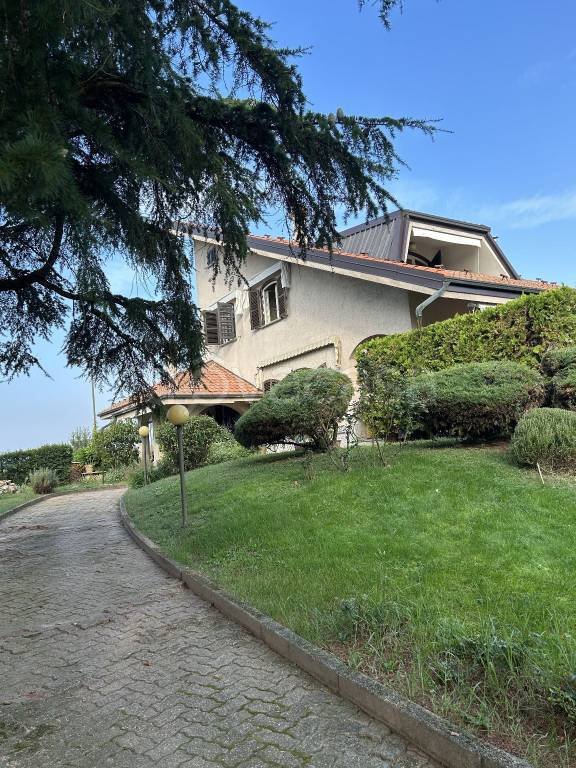 casa indipendente in vendita ad Asti in zona Palucco