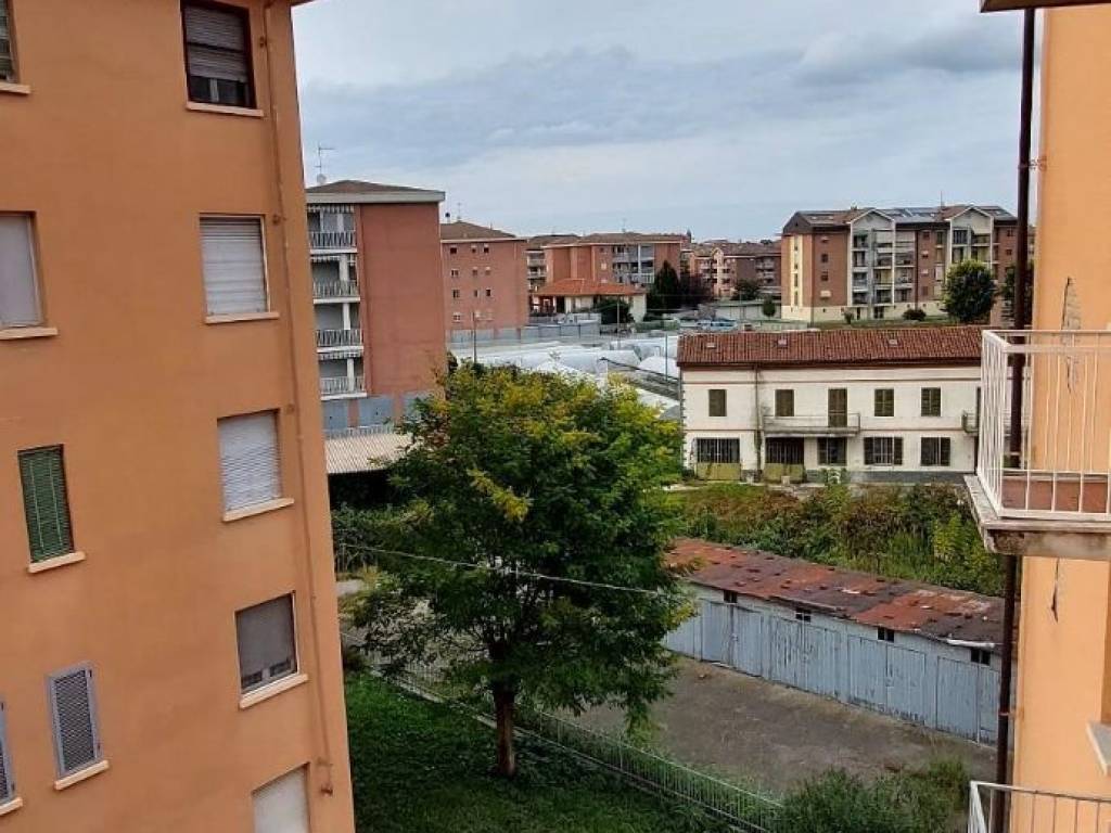 appartamento in vendita ad Asti in zona Trincere