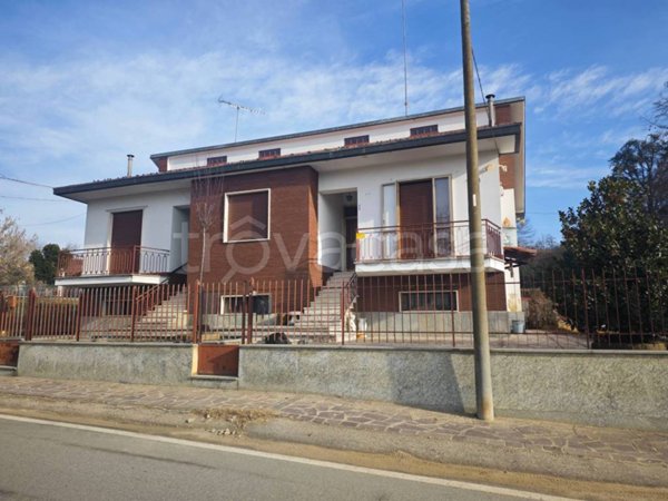 casa indipendente in vendita ad Asti in zona Casabianca