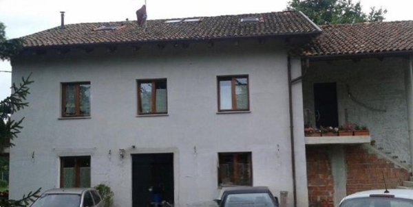 casa indipendente in vendita ad Asti in zona Valmanera
