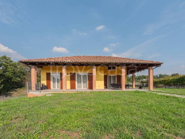 casa indipendente in vendita ad Asti in zona Valenzani