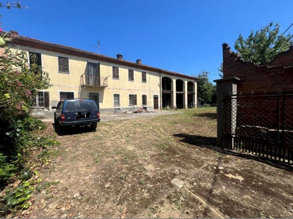 casale in vendita ad Asti in zona Castiglione
