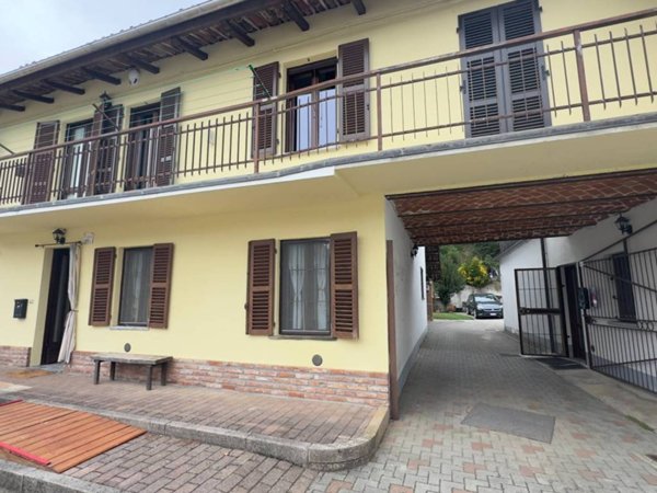 casa indipendente in vendita ad Asti in zona Valleandona
