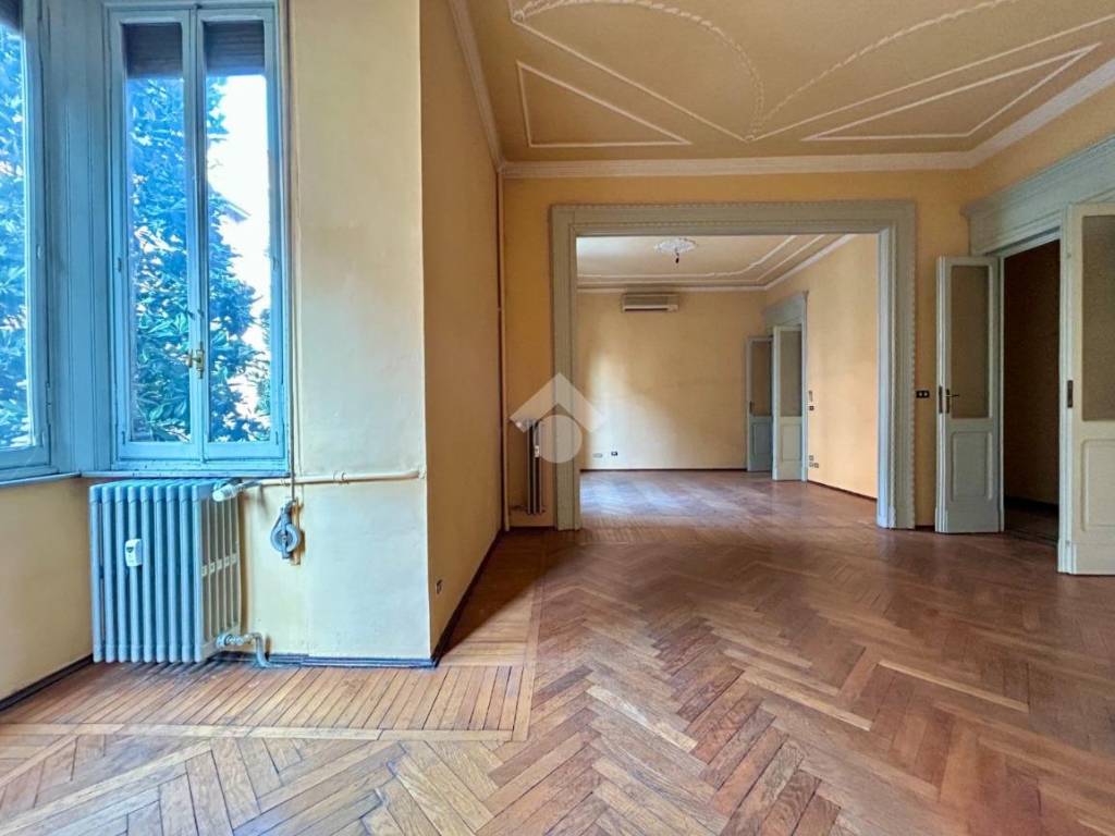 appartamento in vendita ad Asti in zona Corso Dante
