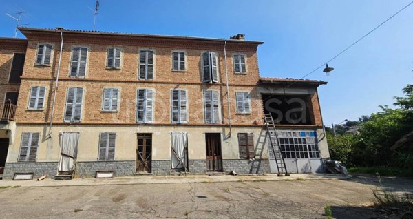 casa indipendente in vendita ad Asti in zona Valenzani