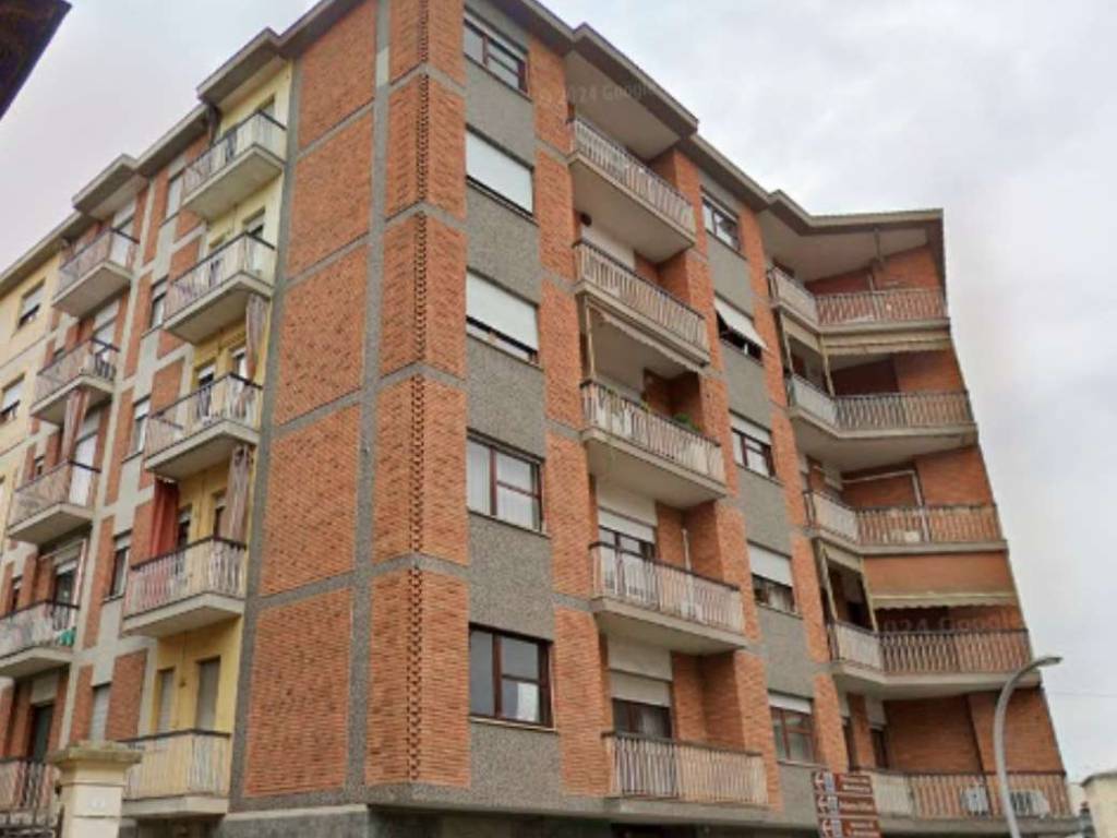 appartamento in vendita ad Asti in zona Quarto
