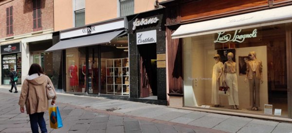 negozio in vendita ad Asti in zona Centro Città