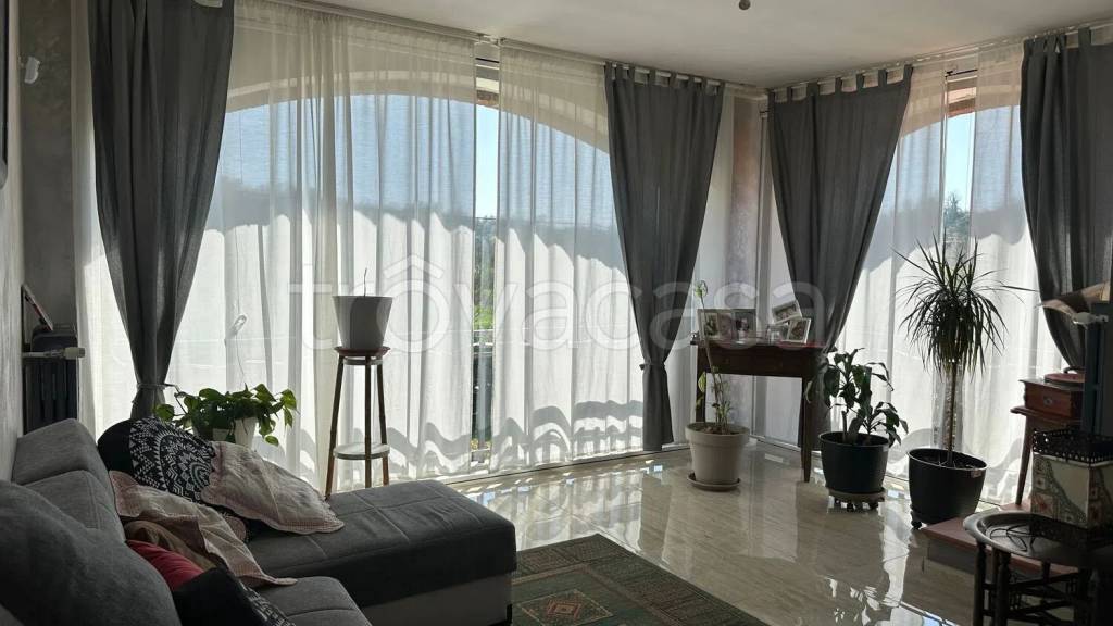 casa indipendente in vendita ad Asti in zona Quarto