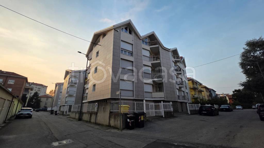 appartamento in vendita ad Asti in zona Corso Dante