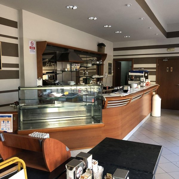 locale commerciale in vendita ad Asti