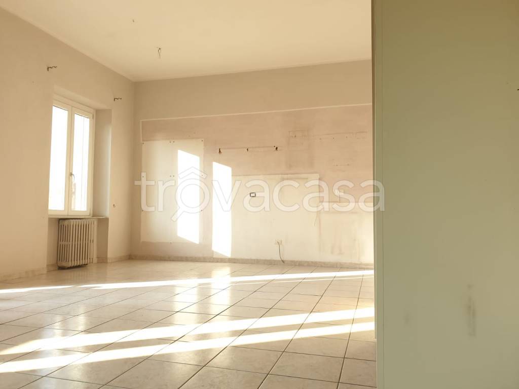 appartamento in vendita ad Asti in zona Pilone