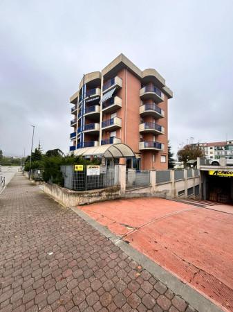 negozio in vendita ad Asti