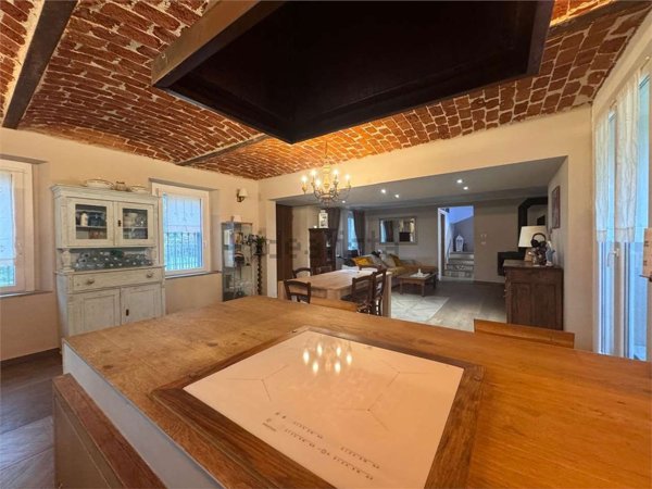casa indipendente in vendita ad Asti