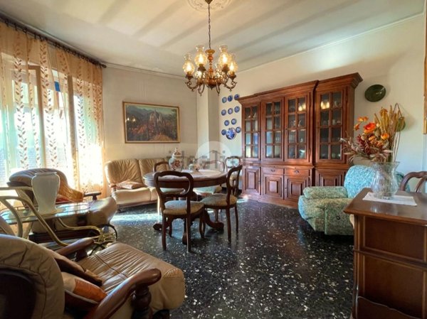 appartamento in vendita ad Asti in zona Quarto