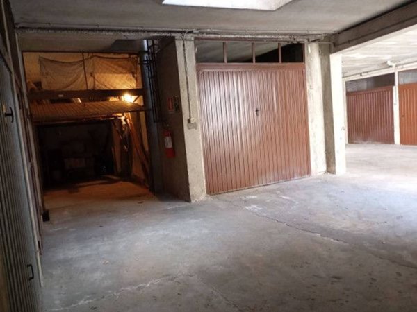 negozio in vendita ad Asti