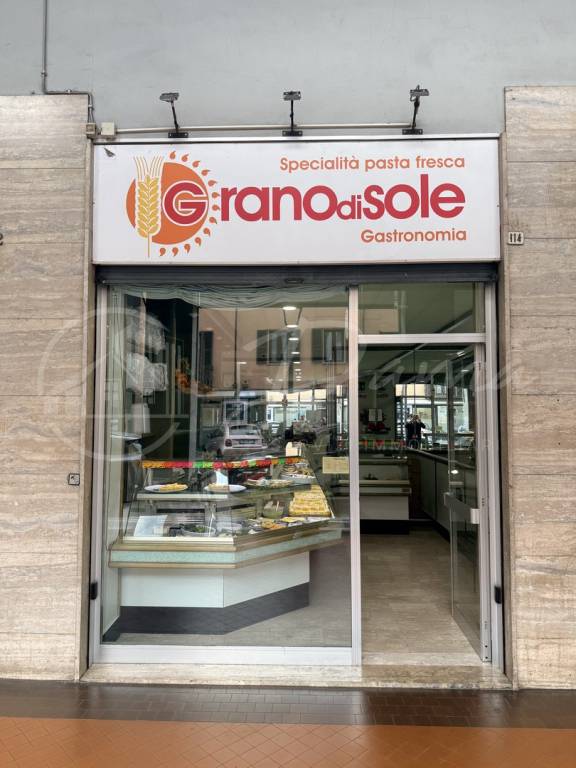 negozio in vendita ad Asti in zona Centro Città