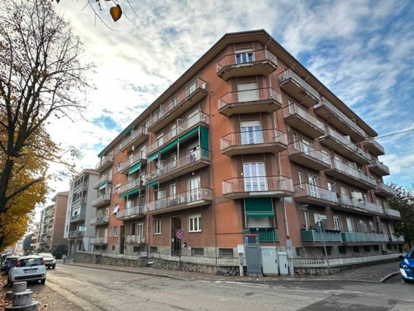 appartamento in vendita ad Asti in zona Bramairate