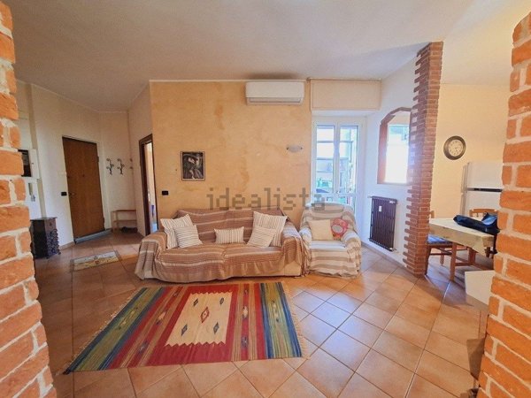 appartamento in vendita ad Asti in zona Quarto