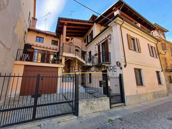 appartamento in vendita ad Asti in zona Centro Città