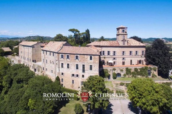 negozio in vendita ad Asti in zona Centro Città