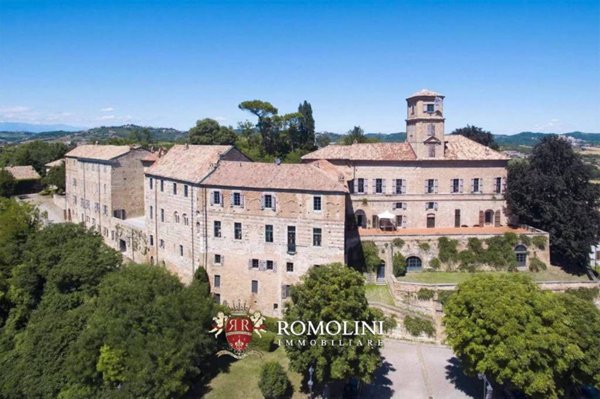 negozio in vendita ad Asti in zona Centro Città