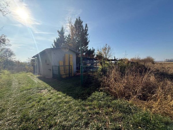 casa indipendente in vendita ad Asti in zona Castiglione