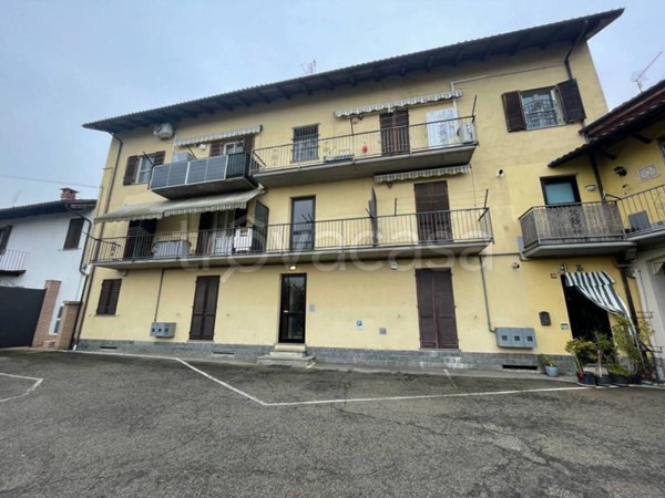 appartamento in vendita ad Asti in zona Variglie