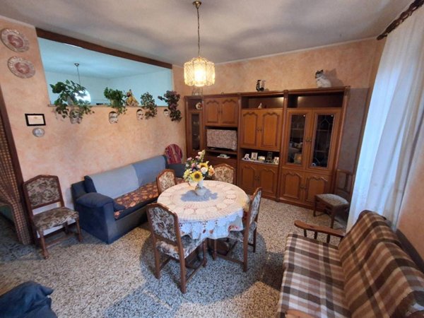 appartamento in vendita ad Asti in zona Valenzani