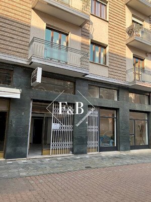 negozio in vendita ad Asti in zona Centro Città