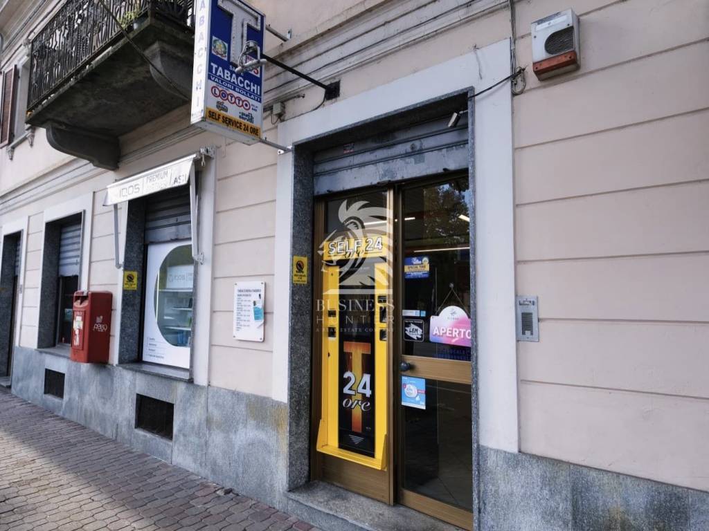 negozio in vendita ad Asti in zona Trincere