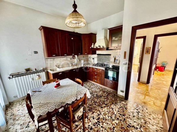 appartamento in vendita ad Asti in zona Quarto