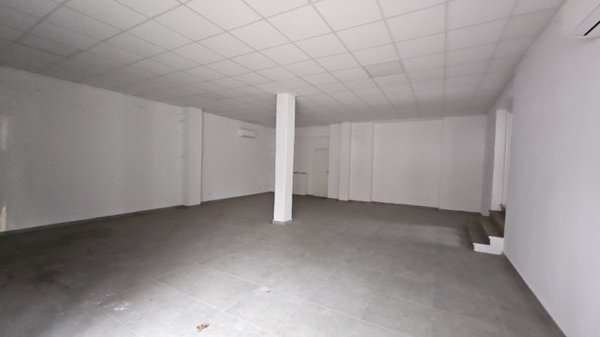 negozio in vendita ad Asti