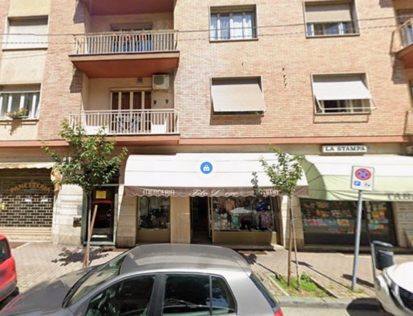 negozio in vendita ad Asti