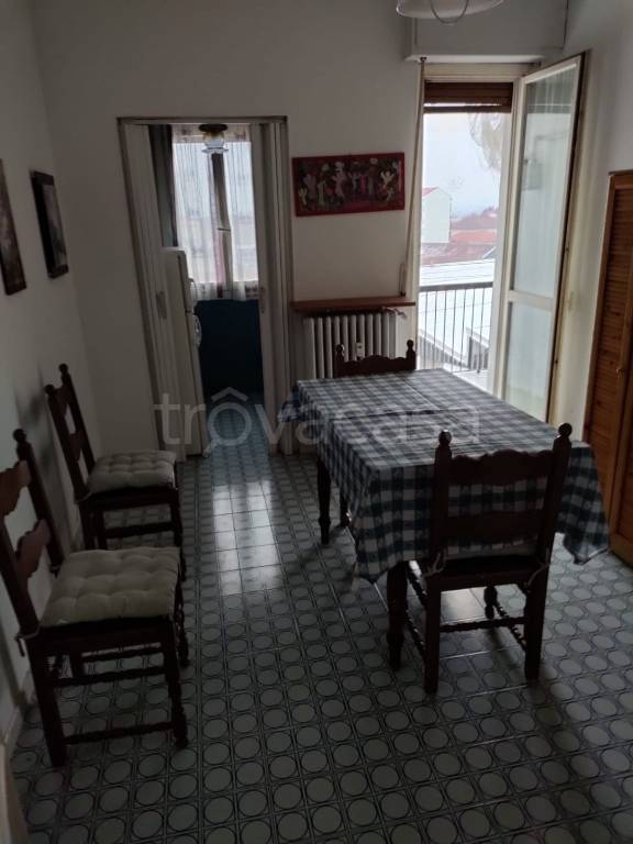 casa indipendente in vendita ad Asti in zona Corso Casale