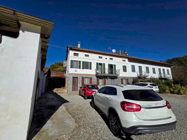 casa indipendente in vendita ad Asti in zona Sessant
