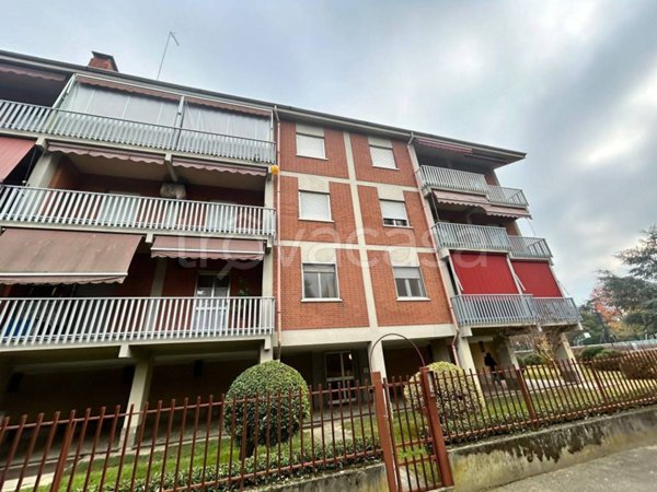 appartamento in vendita ad Asti in zona Pilone