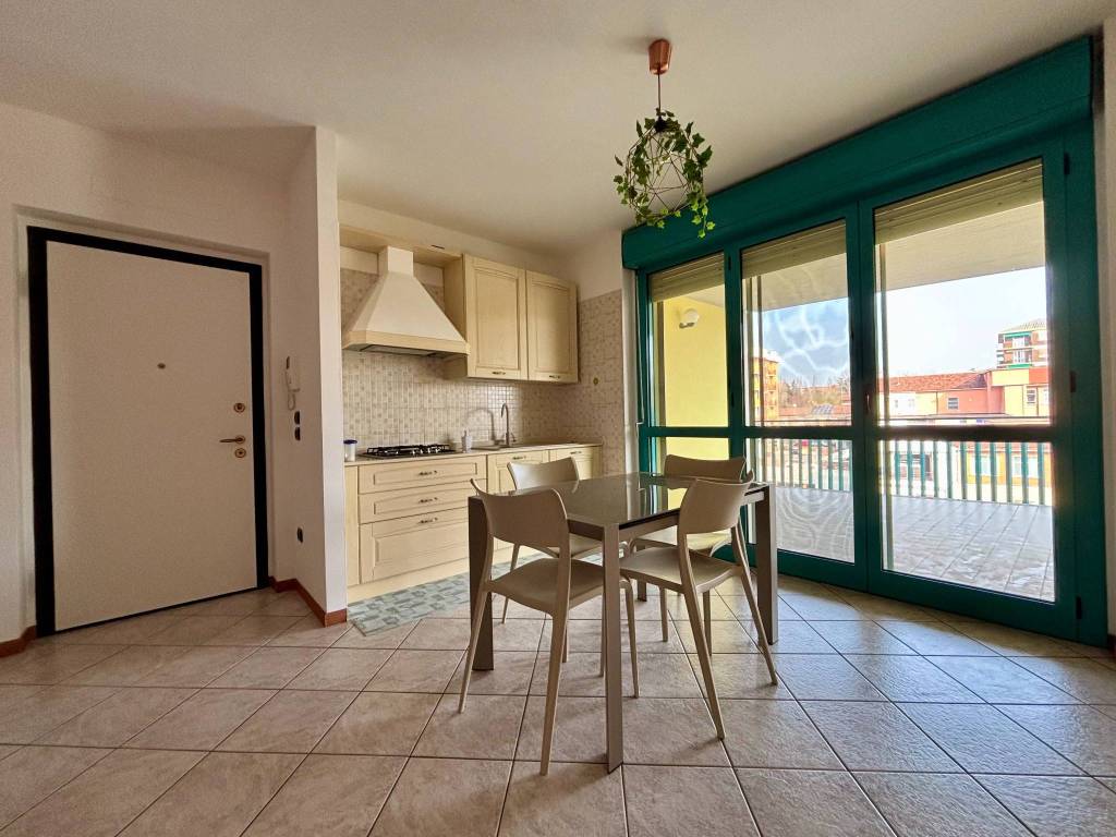 appartamento in vendita ad Asti in zona Bramairate