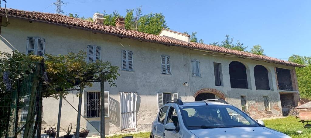 locale di sgombero in vendita ad Asti in zona Mombarone