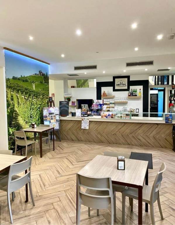 negozio in vendita ad Asti