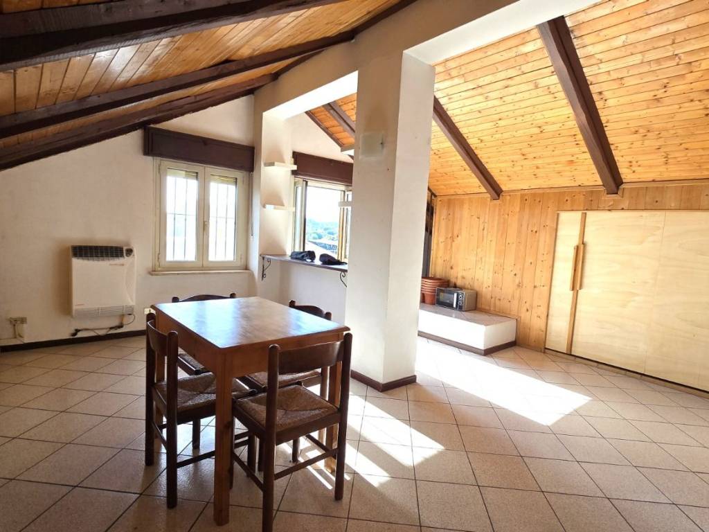 appartamento in vendita ad Asti in zona Palucco