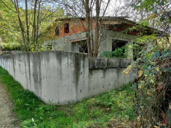 locale di sgombero in vendita ad Asti in zona Madonna di Caniglie