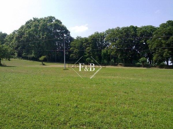 casa indipendente in vendita ad Asti in zona Serravalle