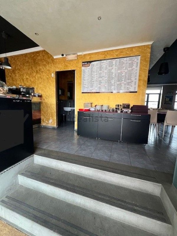 locale commerciale in vendita ad Asti