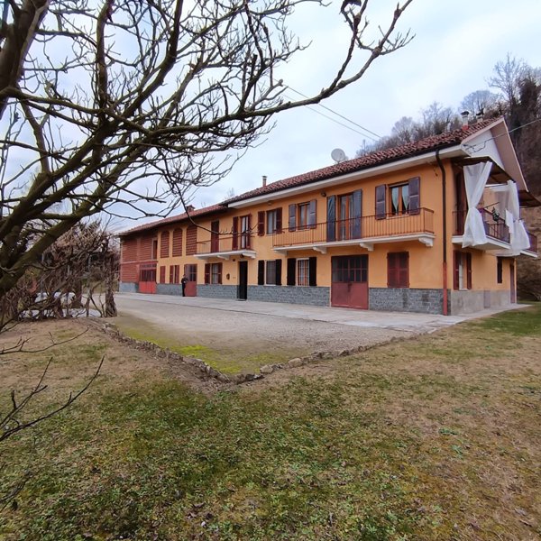 casale in vendita ad Asti in zona Sessant
