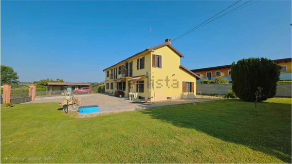 casa indipendente in vendita ad Asti in zona Centro Città